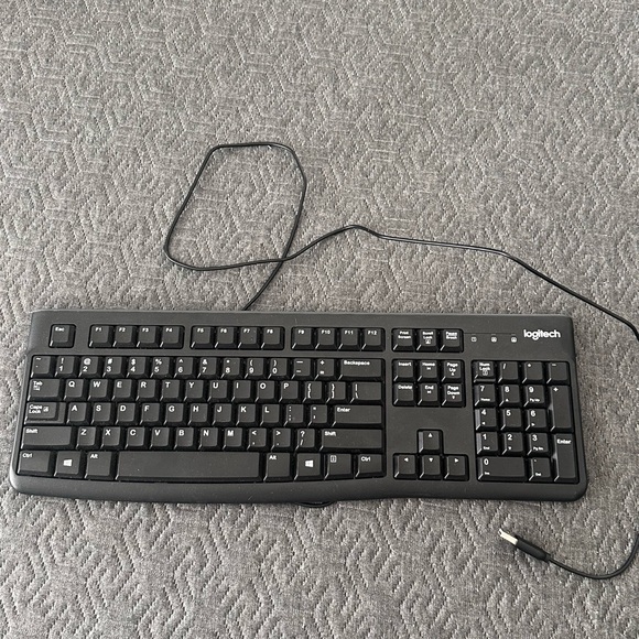 Headset with mic and keyboard - Picture 8 of 9